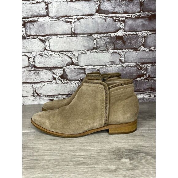 ITALEAU Tan Suede Leather Ankle Side Zipper Low Heel Boots Women Sz 37EU/7.5M US - Picture 1 of 16